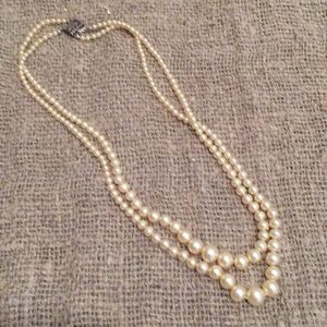 VINTAGE DOUBLE STRAND GRADUATED PEARL NECKLACE